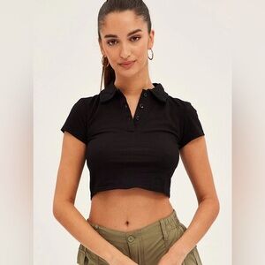 Aritzia | TNA Cropped Polo Tshjrt, size large.